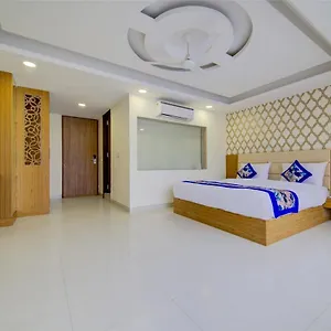 Hotel Decent - Delhi Airport Nova Deli